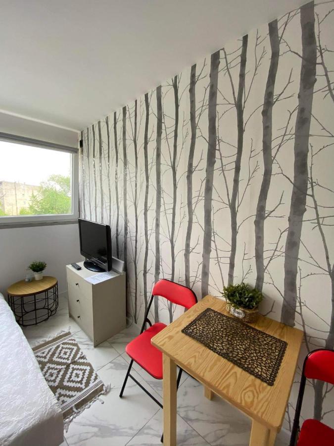 Night Host Robotnicza Apartment วรอตซวาฟ ภายนอก รูปภาพ
