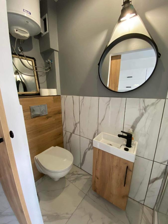 Night Host Robotnicza Apartment วรอตซวาฟ ภายนอก รูปภาพ